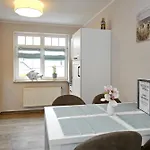 Hanse 305 *